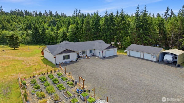 300 E MCLANE COVE DR, GRAPEVIEW, WA 98546 - Image 038ce0ef316ea6bc7bf85dc1f0898549/299767253