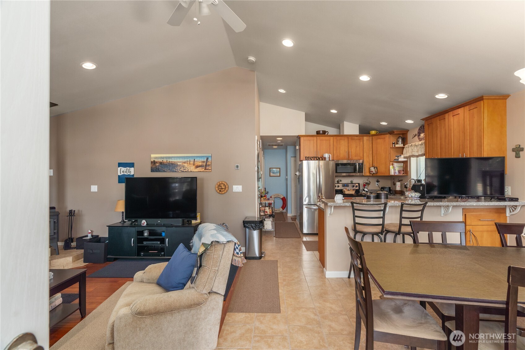 115 S Razor Clam Drive SW