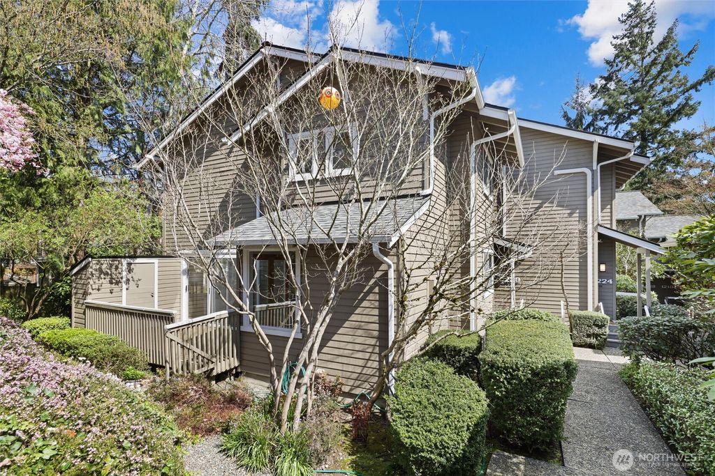 Photo of 1230 101st Place NE #1230, Bellevue, WA 98004 (MLS # 2503259)