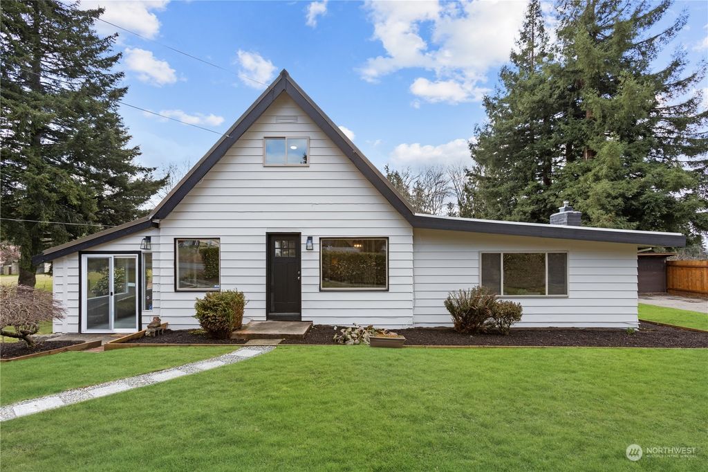 Photo of 14421 SE 200th Street, Kent, WA 98042 (MLS # 2045295)