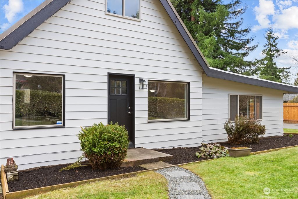 Photo of 14421 SE 200th Street, Kent, WA 98042 (MLS # 2045295)