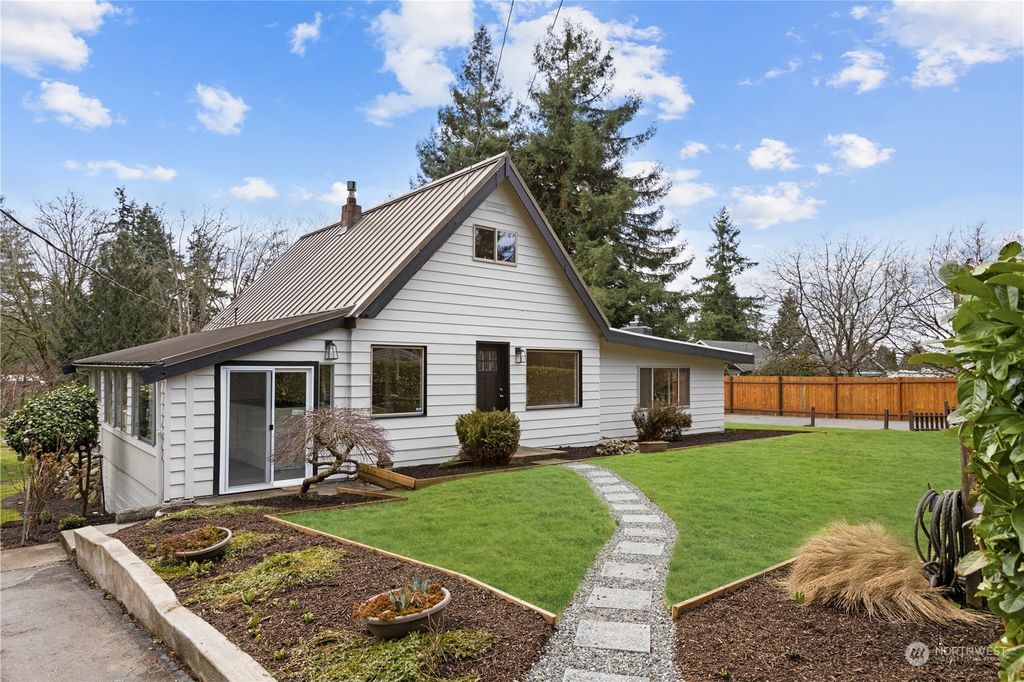 Photo of 14421 SE 200th Street, Kent, WA 98042 (MLS # 2045295)