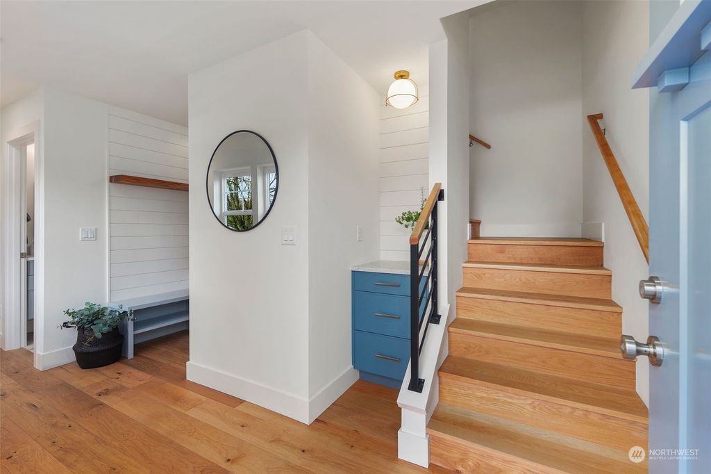 Photo of 2815 E Denny Way, Seattle, WA 98122 (MLS # 2197400)