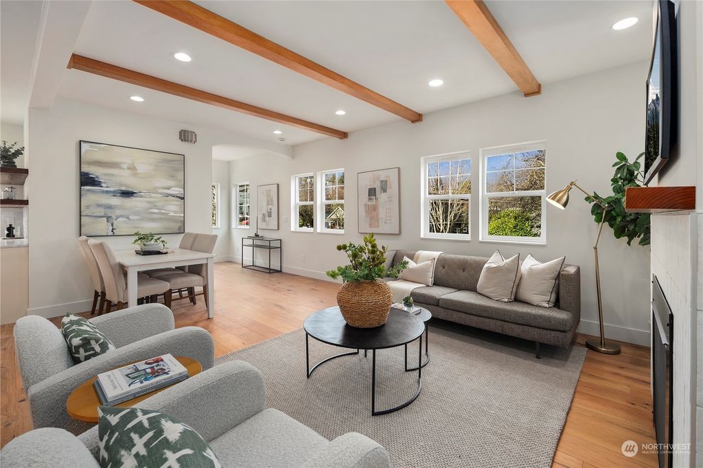 Photo of 2815 E Denny Way, Seattle, WA 98122 (MLS # 2197400)