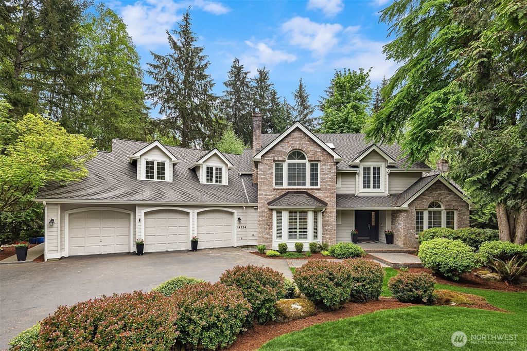 Photo of 14214 216th Avenue NE, Woodinville, WA 98077 (MLS # 2523078)