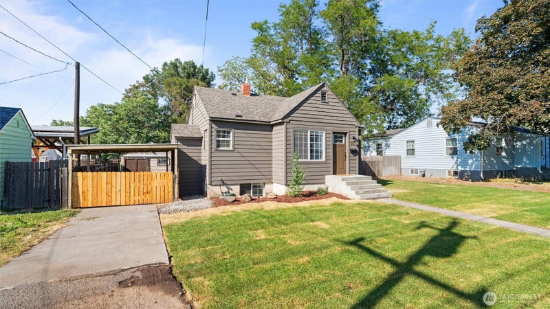 211 SE 4th Street