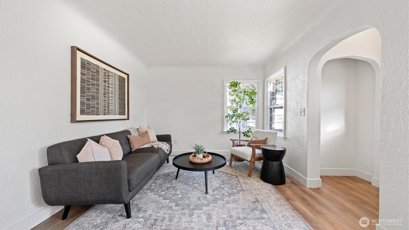211 SE 4th Street
