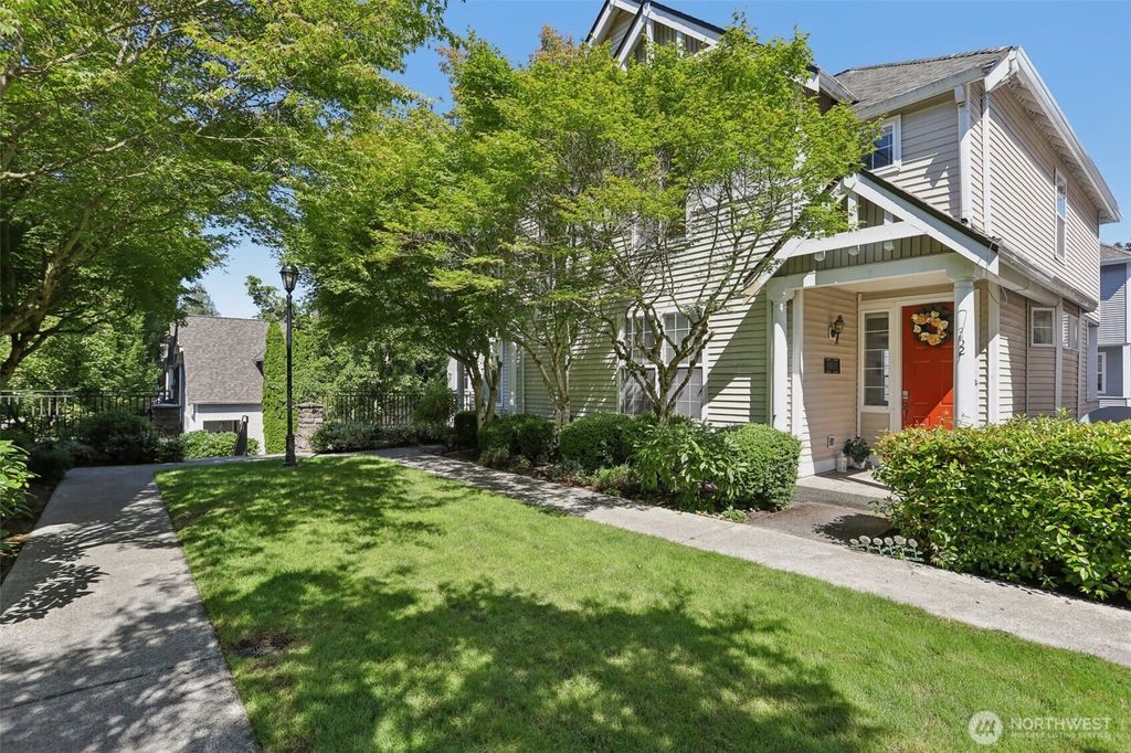 Photo of 352 227th Lane NE #142, Sammamish, WA 98074 (MLS # 2406344)