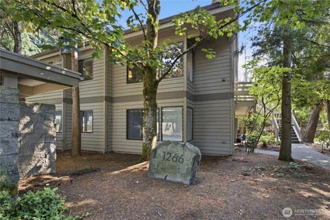 Photo of 1266 Bellevue Way #4, Bellevue, WA 98004 (MLS # 2574108)