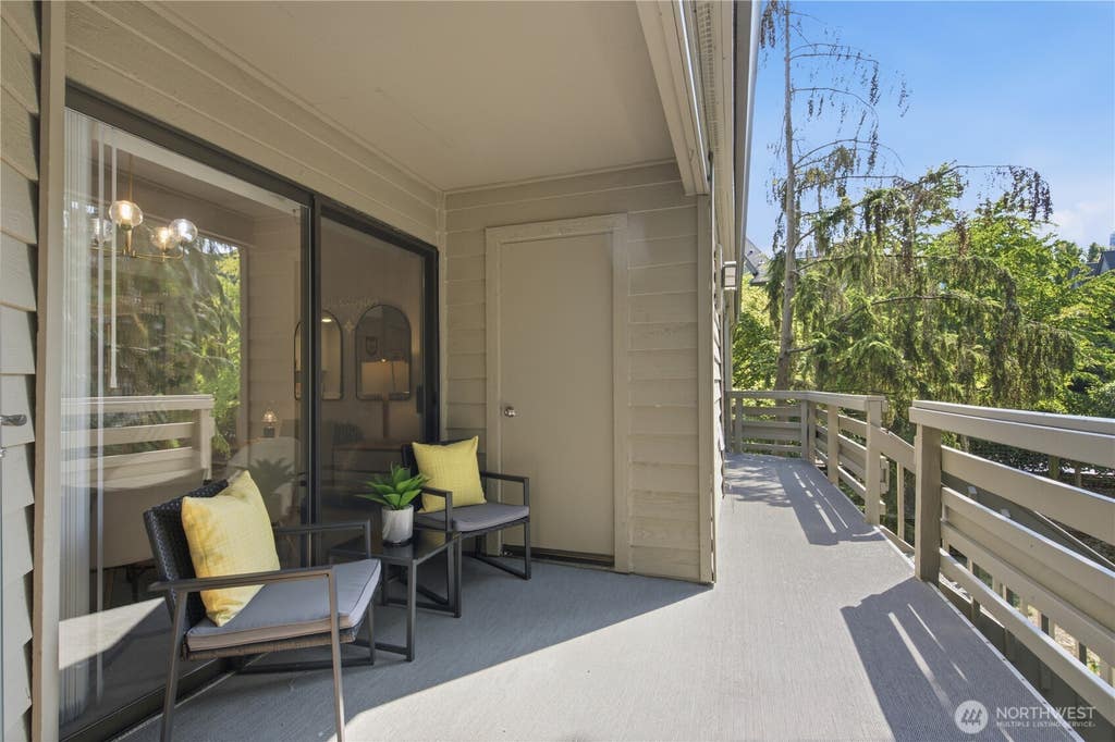Photo of 1266 Bellevue Way #4, Bellevue, WA 98004 (MLS # 2574108)