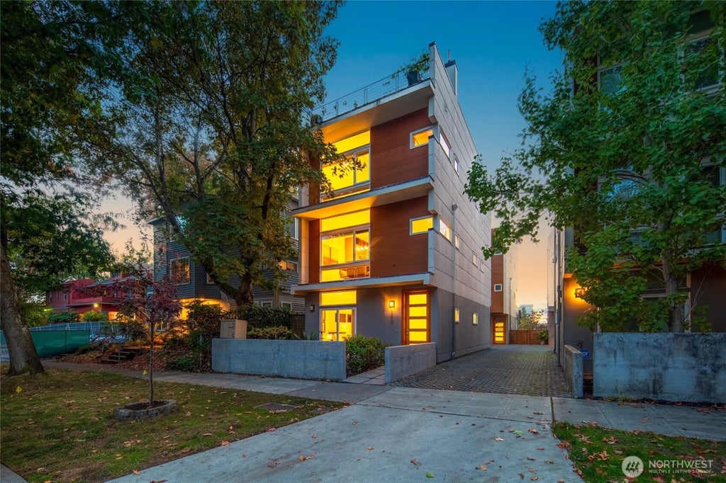 Photo of 1119 16th Avenue, Seattle, WA 98122 (MLS # 2589031)
