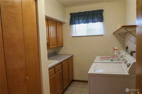 A home in Grand Coulee