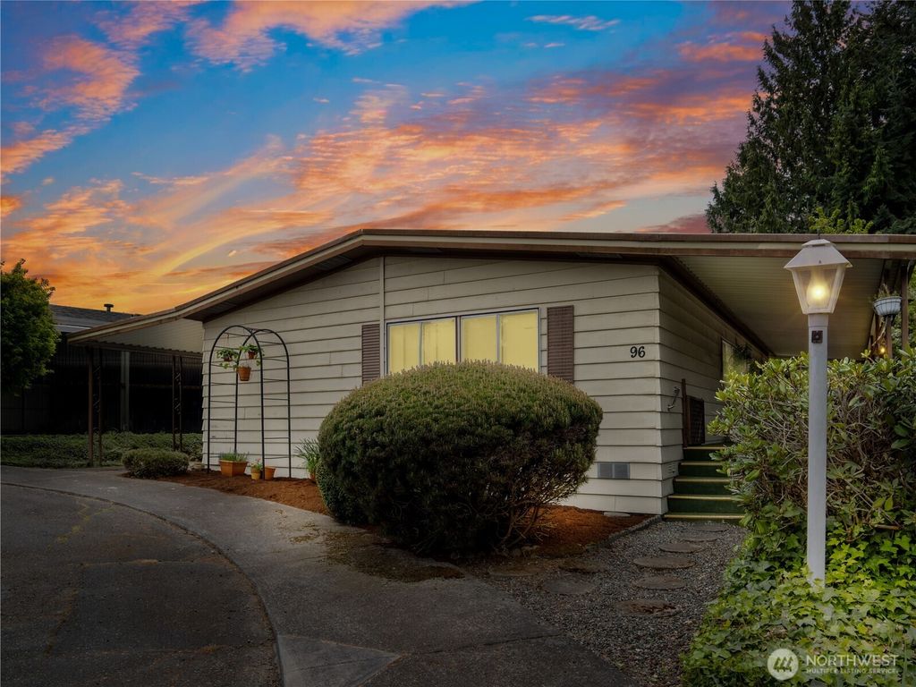 Photo of 2500 S 370th Street #96, Federal Way, WA 98003 (MLS # 2512554)