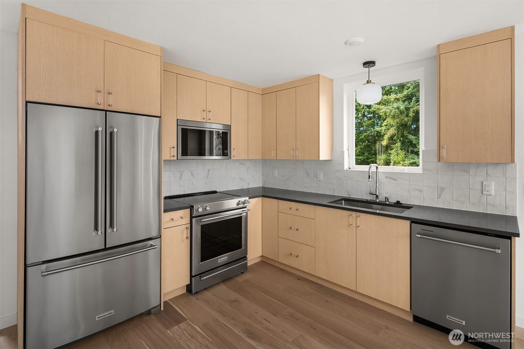 Photo of 2028 NE 123rd Street, Seattle, WA 98125 (MLS # 2527011)