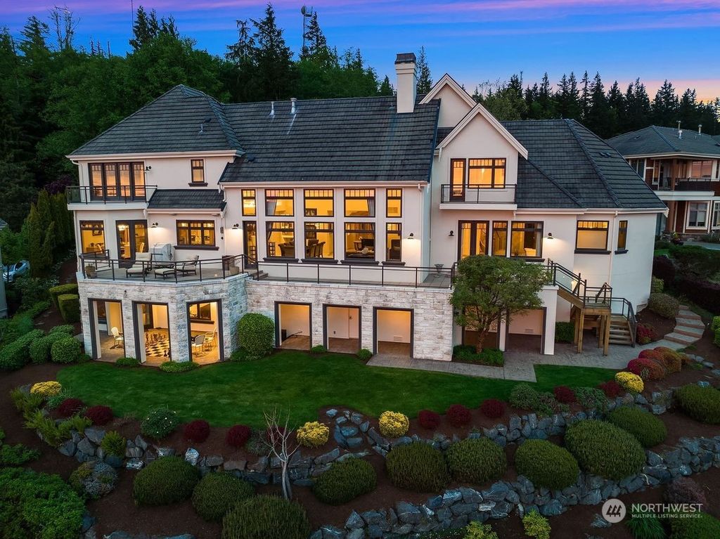 Photo of 17003 SE 65th Place, Bellevue, WA 98006 (MLS # 2033146)