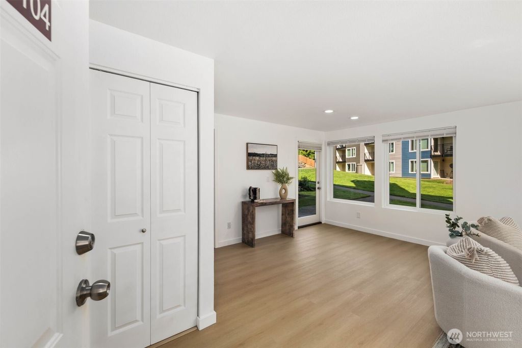 Photo of 26331 116th Avenue SE #G104, Kent, WA 98030 (MLS # 2436469)