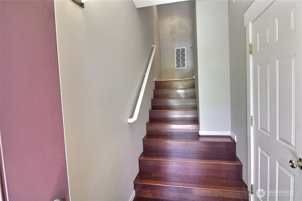 Photo of 23300 SE Black Nugget Road #H2, Issaquah, WA 98029 (MLS # 2493105)