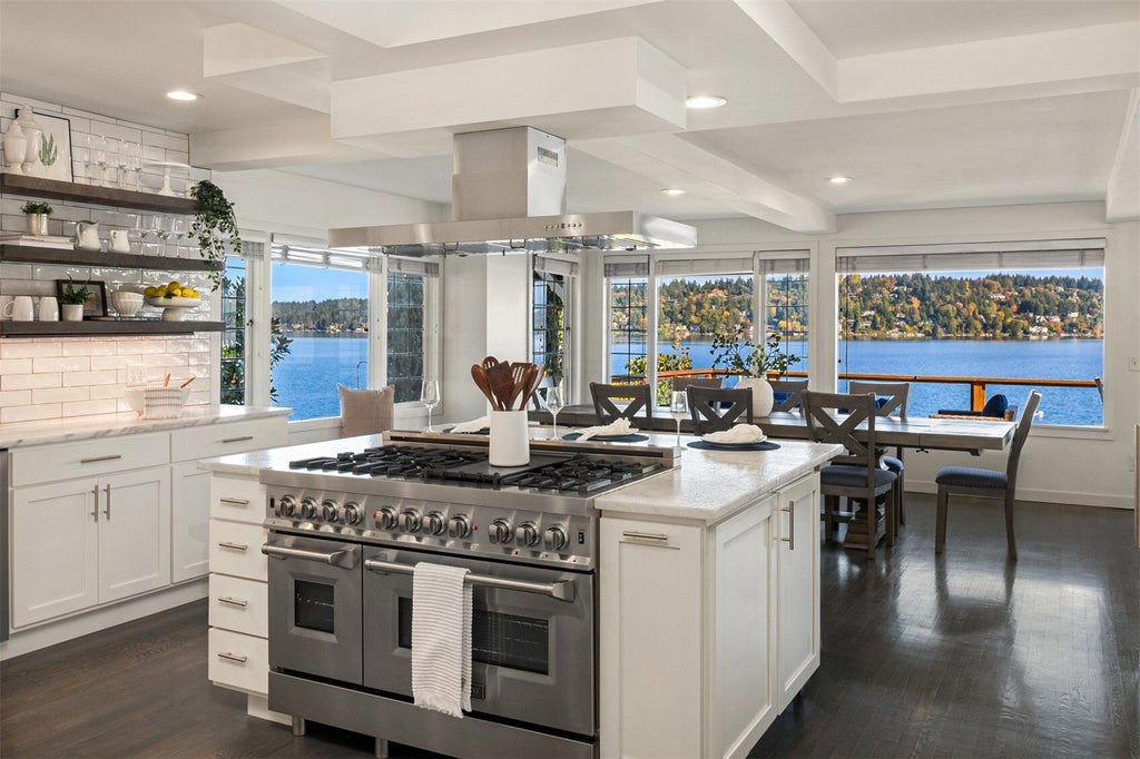 Photo of 8428 Island Drive S, Seattle, WA 98118 (MLS # 2592394)