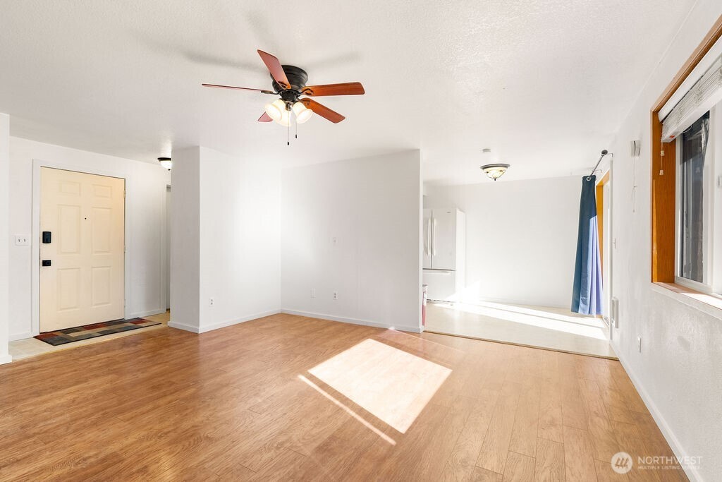 215 W Pine Street