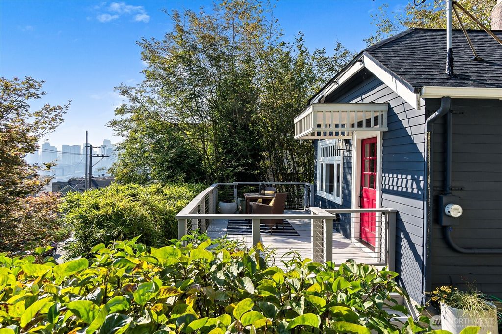 Photo of 1611 Taylor Avenue N, Seattle, WA 98109 (MLS # 2436584)