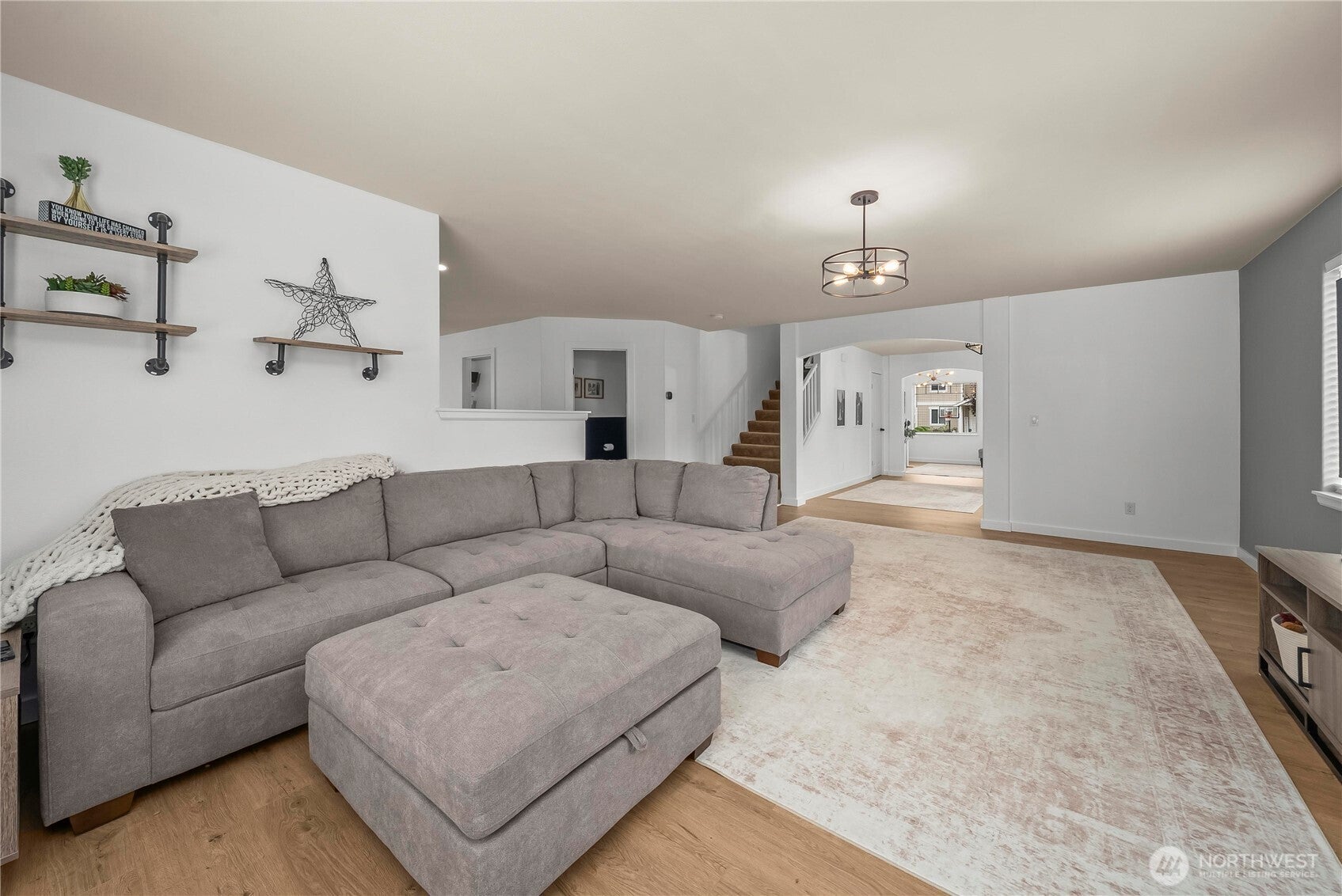 1313 Daffodil Avenue NE