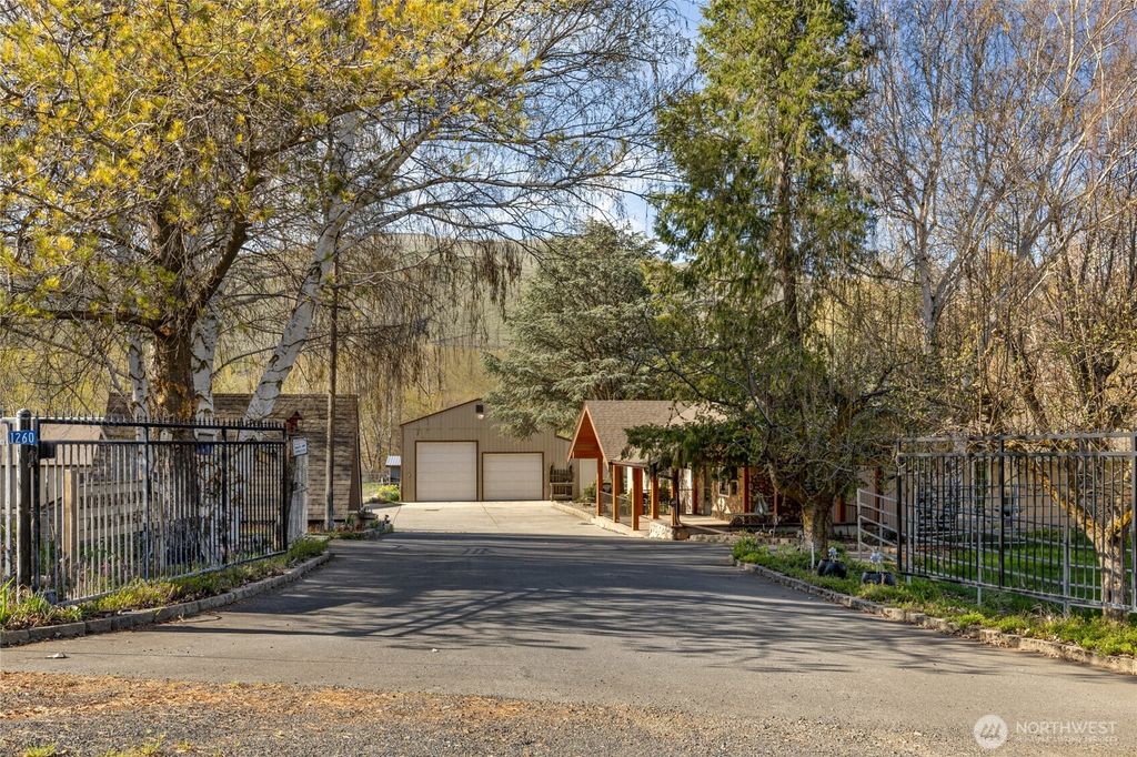 Photo of 1260 Burbank Creek Road, Yakima, WA 98901 (MLS # 2482281)