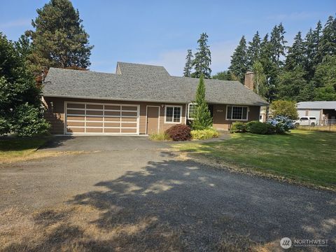 Photo of 15424 110th Avenue E, Puyallup, WA 98374 (MLS # 2364885)