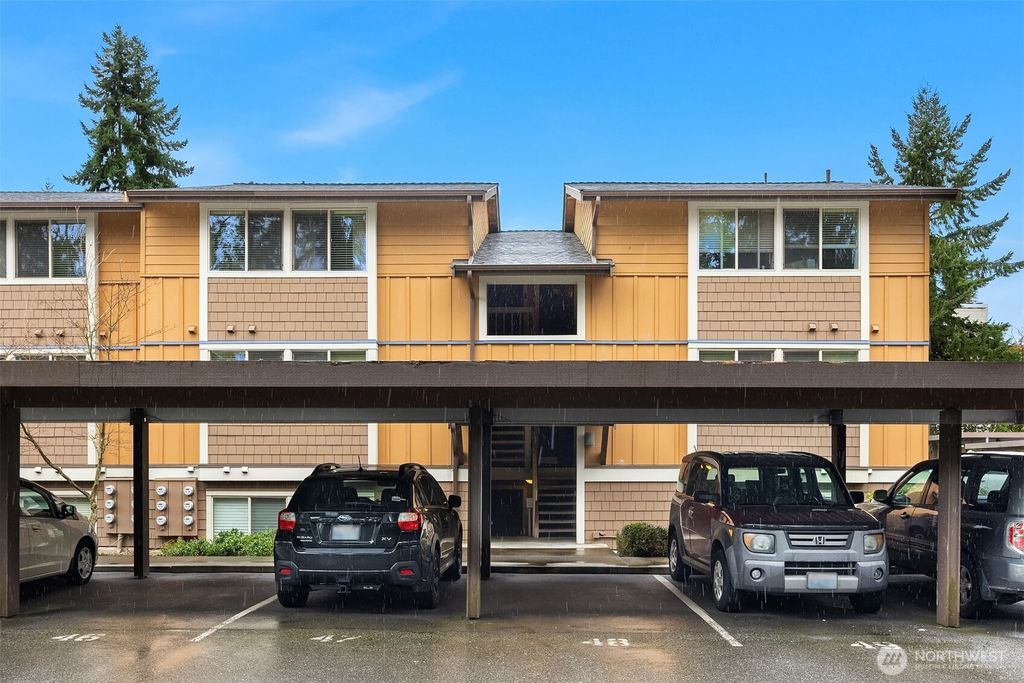 Photo of 8248 126th Avenue NE #C-305, Kirkland, WA 98033 (MLS # 2482432)