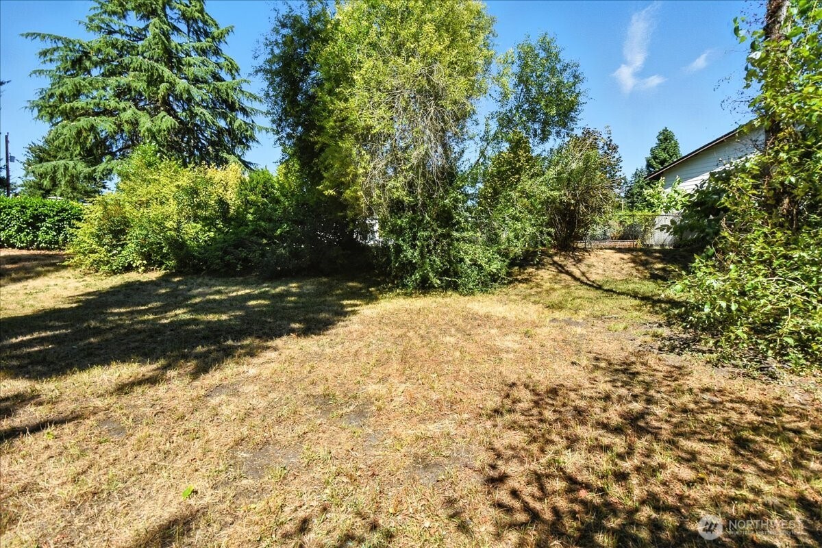 Burien, Washington 98166, United States, 2 Bedrooms Bedrooms, ,1 BathroomBathrooms,Residential,Pending,191618