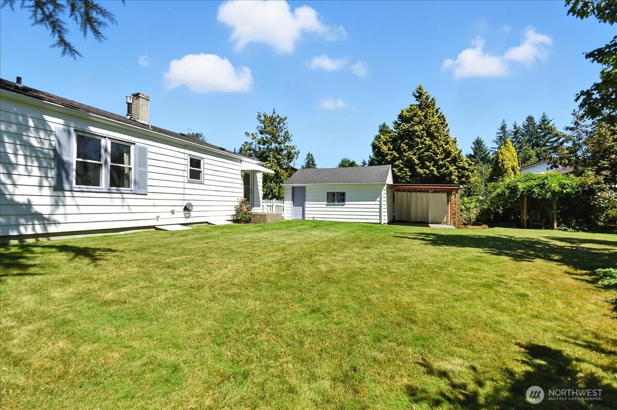 Burien, Washington 98166, United States, 2 Bedrooms Bedrooms, ,1 BathroomBathrooms,Residential,Pending,191618