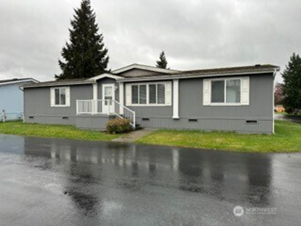 Photo of 5711 NE 100th Street #64, Marysville, WA 98270 (MLS # 2493890)