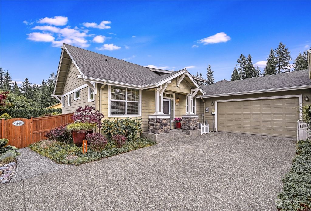 Photo of 13250 Sun Break Way NE, Redmond, WA 98053 (MLS # 2071468)