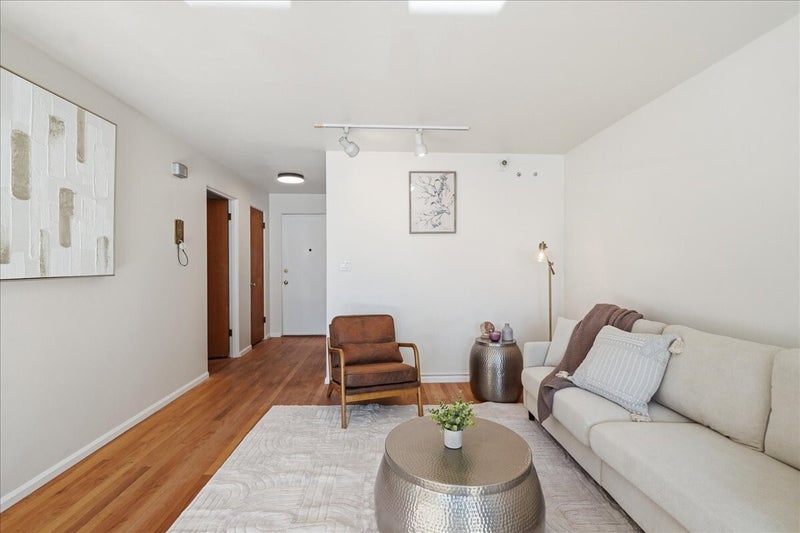 530 W Olympic Place 206