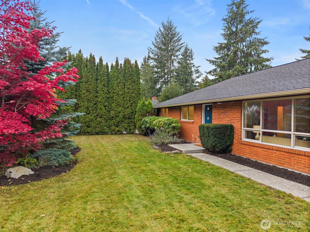 Photo of 707 48th Street SE, Everett, WA 98203 (MLS # 2452442)