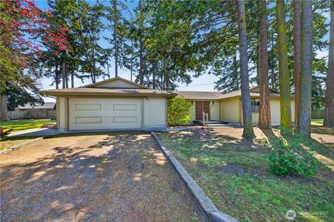 Photo of 710 NW Heller Street, Oak Harbor, WA 98277 (MLS # 2524349)