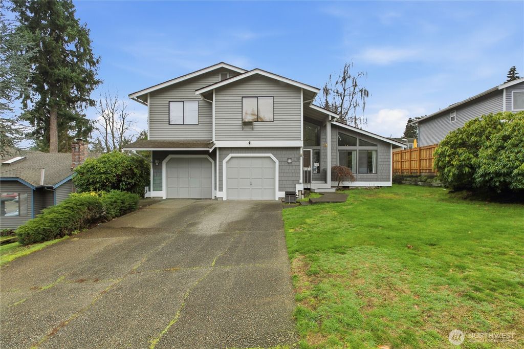 Photo of 2719 SW 347th St Street, Federal Way, WA 98023 (MLS # 2462808)