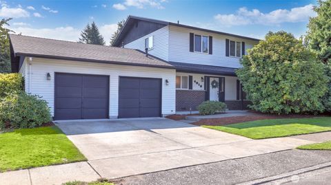 Photo of 4313 NE 20th Street, Renton, WA 98059 (MLS # 2478395)