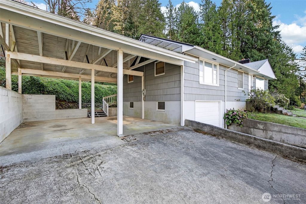 Photo of 312 SE 2nd Street, Winlock, WA 98596 (MLS # 2495736)