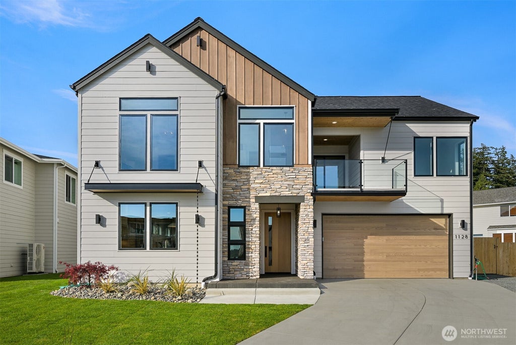 Photo of 1128 Leighton St. ST, Blaine, WA 98230 (MLS # 2543426)