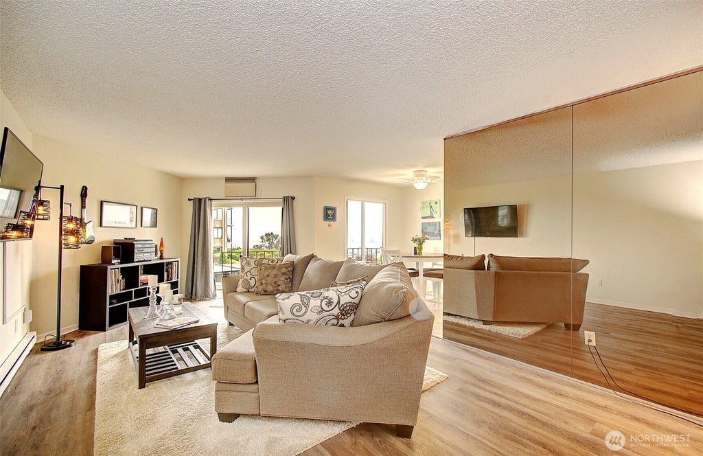 Photo of 5565 E Evergreen Boulevard #3210, Vancouver, WA 98661 (MLS # 2564428)