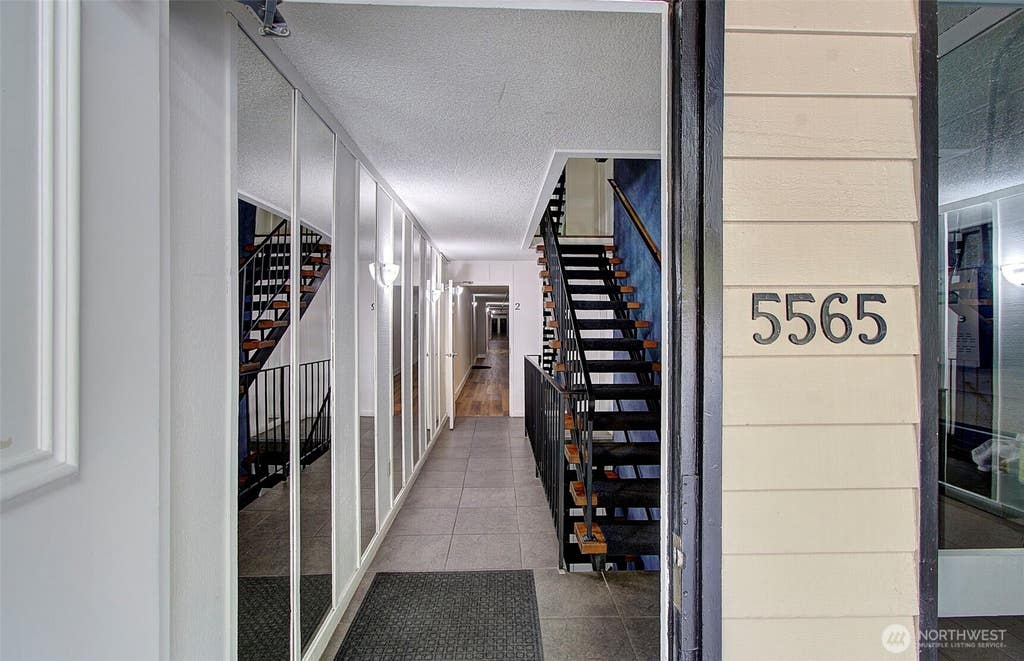 Photo of 5565 E Evergreen Boulevard #3210, Vancouver, WA 98661 (MLS # 2564428)