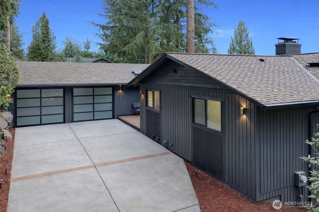 Photo of 5019 157th Ave Ave SE, Bellevue, WA 98006 (MLS # 2479025)