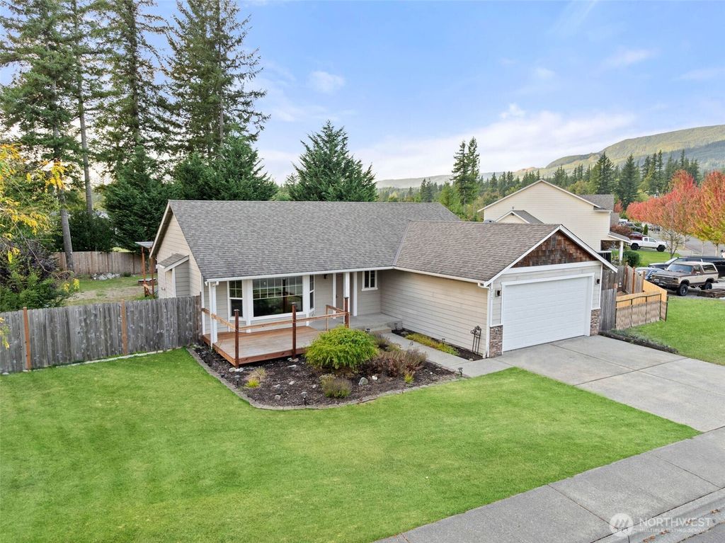 Photo of 215 19th Street, Gold Bar, WA 98251 (MLS # 2437041)