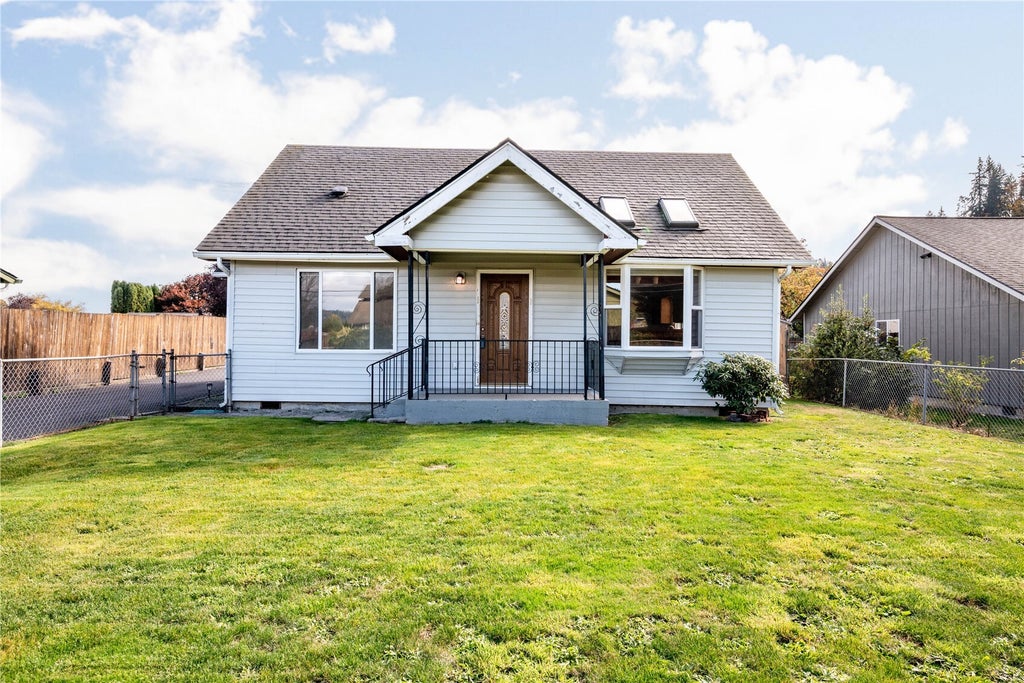 Photo of 2052 40th Avenue, Longview, WA 98632 (MLS # 2597602)