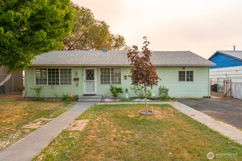 Photo of 525 N Dune Road, Moses Lake, WA 98837 (MLS # 2429459)