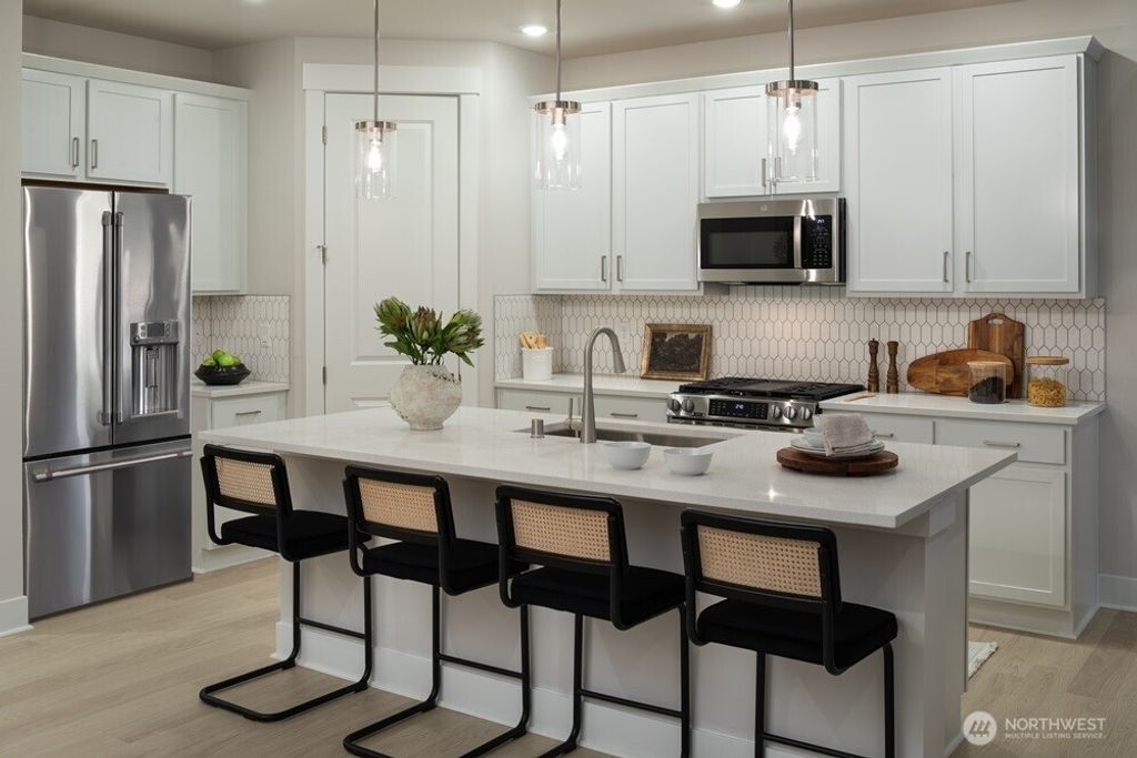 Photo of 685 Barquist Lane N, Enumclaw, WA 98022 (MLS # 2502091)