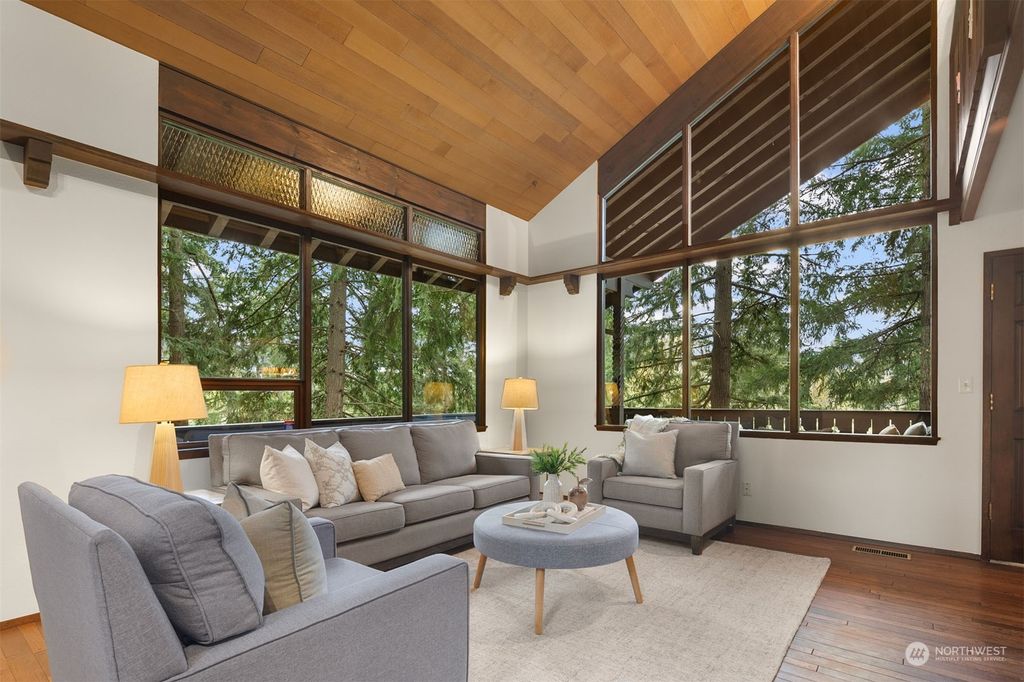 Photo of 5356 229th Avenue SE, Issaquah, WA 98029 (MLS # 2211025)