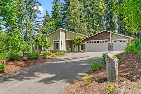 Photo of 16424 252 Avenue SE, Issaquah, WA 98027 (MLS # 2528726)