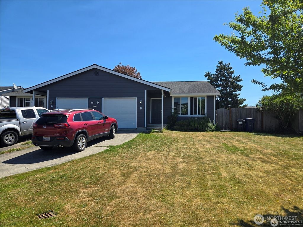 Photo of 906 S 22nd Court, Mount Vernon, WA 98274 (MLS # 2494724)