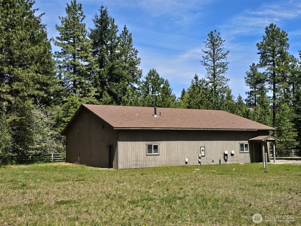 Photo of 321 Book Lane, Cle Elum, WA 98922 (MLS # 2479242)